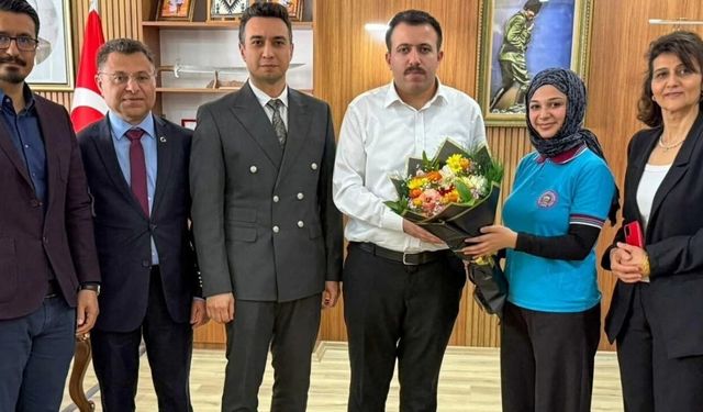 Düziçili Öğrenciler, Erasmus+ Projesi Kapsamında Çekya’nın Prag Şehrinde Staj Programını Tamamladı