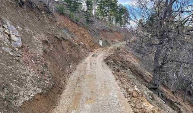 Feke’de Kar ve Heyelanla Mücadele Sürüyor