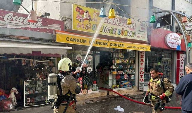 Hatay’da Oyuncakçı Dükkanında Korkutan Yangın