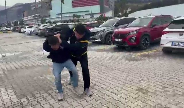 Kadınlar Tuvaletinde Saklanıp 15 Kadının Görüntüsünü Çeken Şahıs Tutuklandı