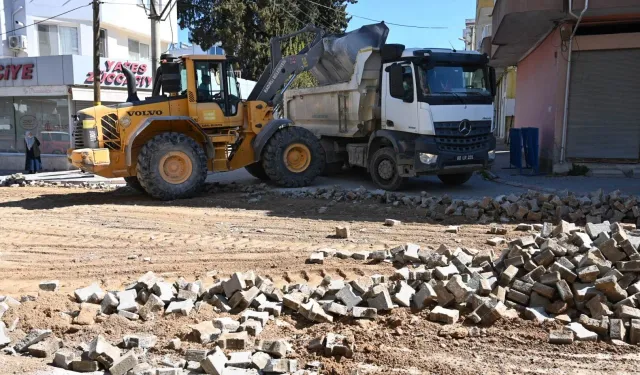 Kadirli’de Çanakkale Caddesi Yenileniyor