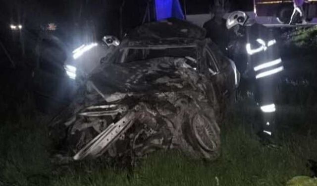 Kırıkhan’da Hurdaya Dönen Otomobilin Sürücüsü Yaralandı