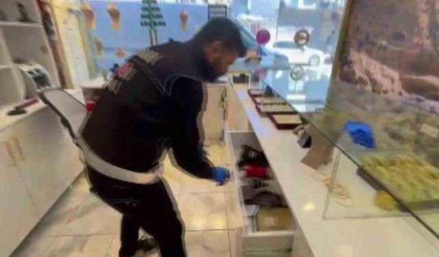 Kuyumcu süsü verip tefecilik yaptılar