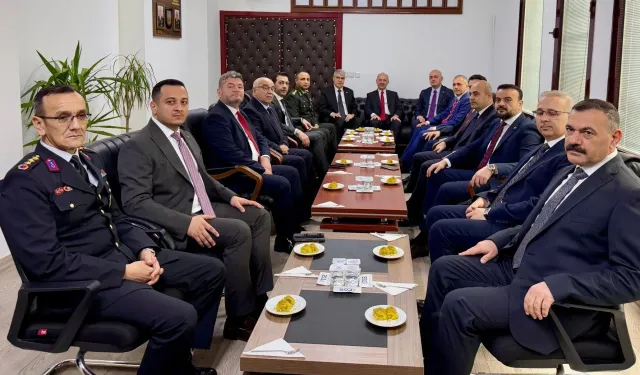 Osmaniye Valisi Serdengeçti, 12. Komando Tugay Komutanlığında Bayramlaştı