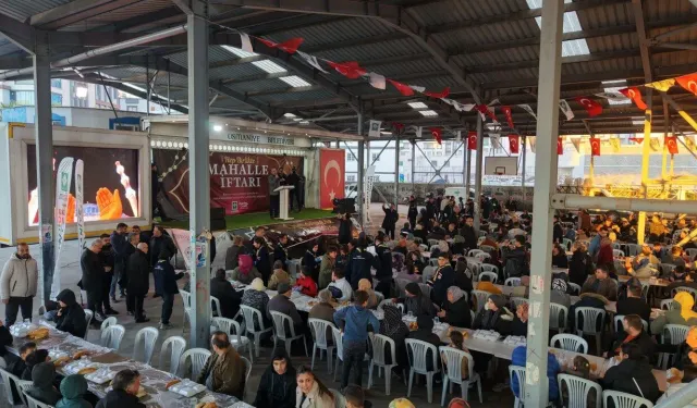 Osmaniye Belediyesi’nden Mahalle İftarı Programı: Yüzlerce Vatandaş Aynı Sofrada Buluştu