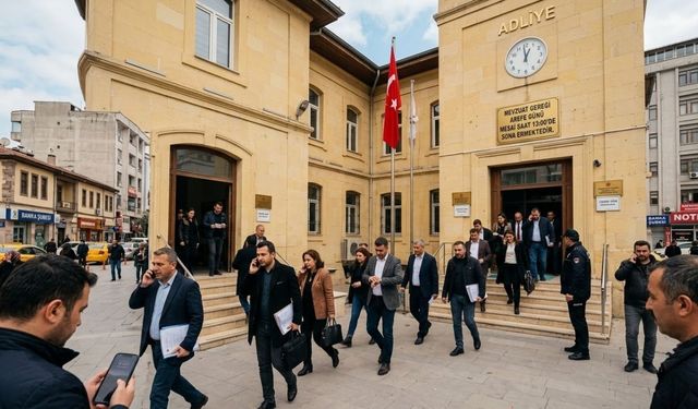 Arefe Günü yarım gün tatil mi? Okullar tatil mi? Eczaneler açık olacak mı? 19 Mart Perşembe tam gün mü tatil?