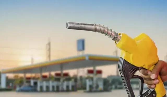 Petrol Fiyatları Yükseldi: Motorin 6,58 TL, Benzin 92 Kuruş Zamlandı