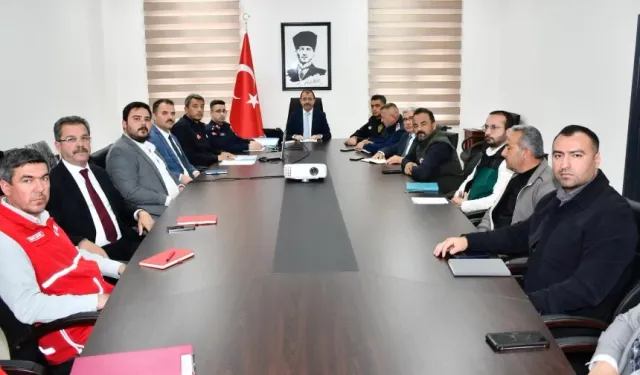 Kadirli’de Afet Kriz Yönetimi Toplantısı: Yağışlara Karşı Alınacak Önlemler Değerlendirildi