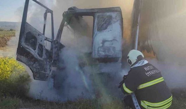 Kırıkhan’da kamyon yangını