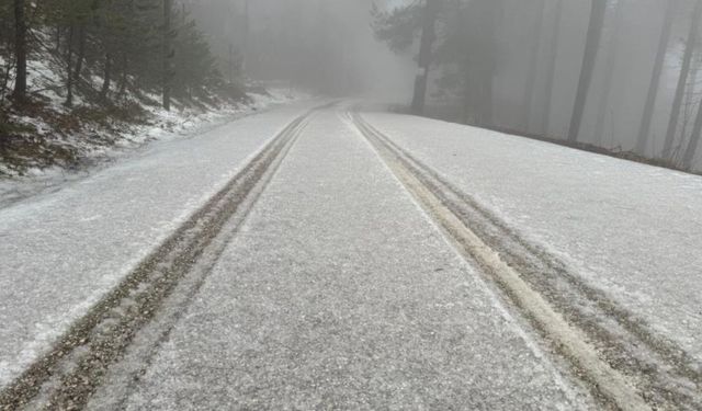 Osmaniye Zorkun Yaylası’nda Dolu Baskını: Yayla Beyaza Büründü!