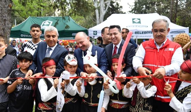 Osmaniye’de 10. Geleneksel Çocuk Şenliği Coşkusu: OKÜ’de Renkli Görüntüler