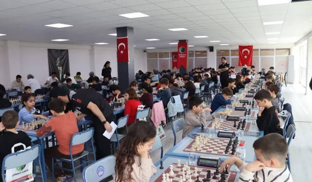 Osmaniye’de “Avukatlar Günü”ne Özel Satranç Turnuvası Başladı