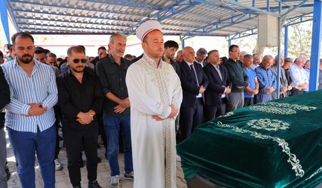 Antalya'daki Vahşetin Kurbanı Kübra Yapıcı, Memleketi Kahramanmaraş'ta Defnedildi