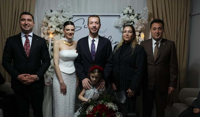 Aydar Nişanlandı, Başkan Olcar Yalnız Bırakmadı