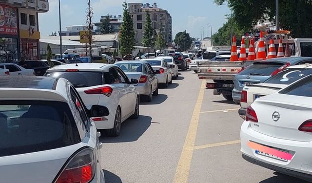 Bayram Dönüşü Başladı, Osmaniye Yolunda Yoğunluk Oluştu