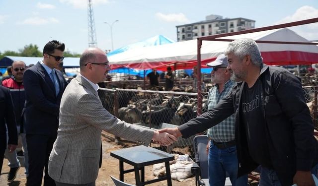 Çenet ve Serdengeçti’den Hayvan Pazarına Bayram Öncesi Ziyaret