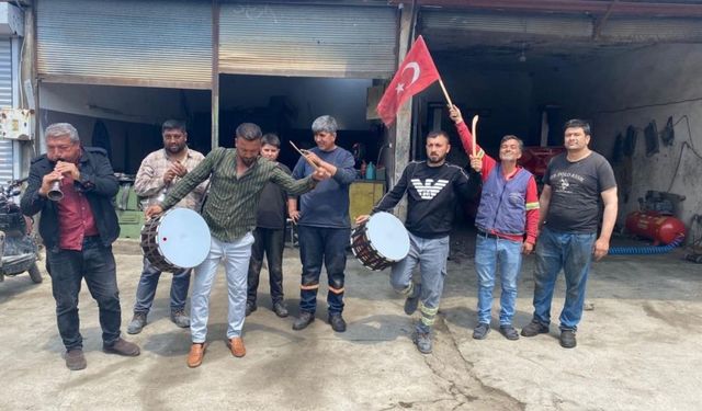 Düziçi Sanayi Esnafından Davul Zurnalı 1 Mayıs Kutlaması