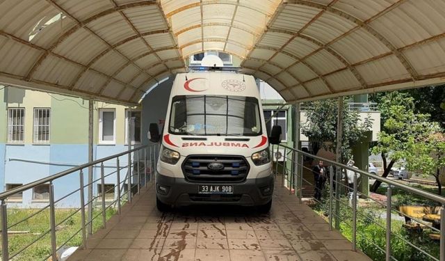 Mersin'de Acı Olay 2 Kardeş Öldü, Anne-Baba Yaşam Savaşı Veriyor!