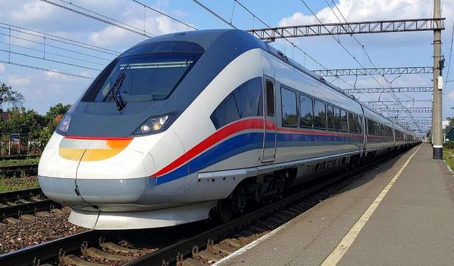 Hızlı tren hattında açılış tarihi belli oldu: 4 saatlik yolculuk 1,5 saate düşecek