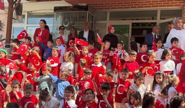 Osmaniye Düziçi'nde Minik Ellerden Muhteşem Bayrak Sergisi