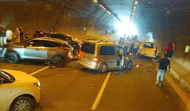 Osmaniye’de Tünelde Zincirleme Kaza!