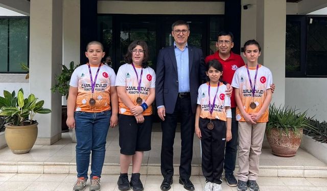 Osmaniye'nin Gururu Minik Yazılımcılar Cakarta Büyükelçiliği'nde