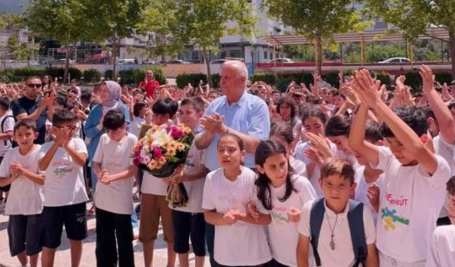 Osmaniye'de 44 Yıllık Çınara Meşaleli Veda