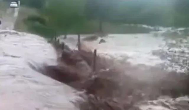 Sumbas'ta Şiddetli Yağış Kölete Deresi’ni Taşırdı