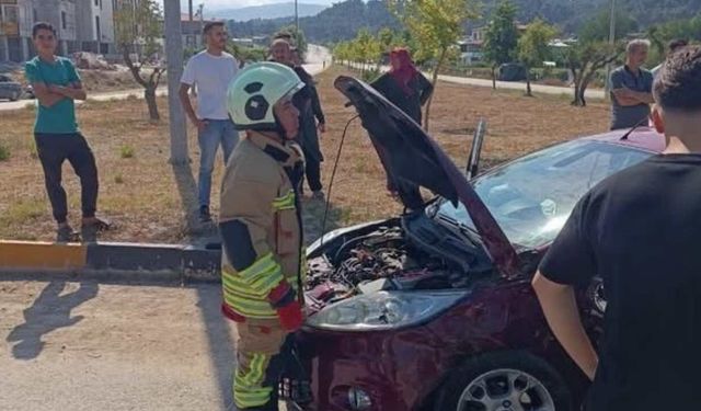 Hatay'da iki otomobilin çarpıştığı kazada kaç kişi yaralandı