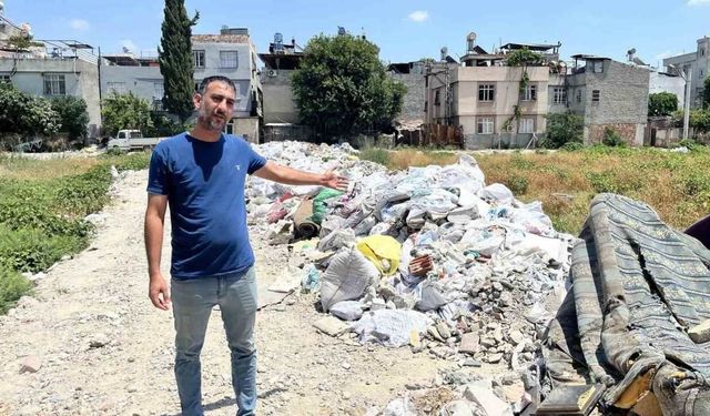 Mahalle arasında oluşan çöp yığınları halkı isyan ettirdi