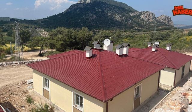 Osmaniyeli Afetzedelerden TOKİ'nin Köy Evlerine Tam Not