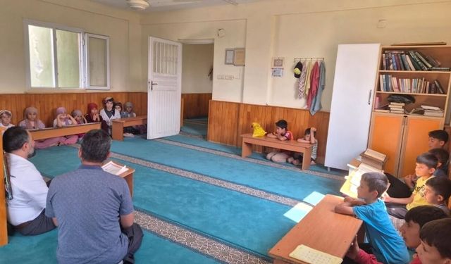 Bahçe'de Yaz Kur'an Kurslarına Müftü Düğer'den Yakın Takip