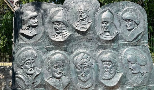 Sülemiş Tesisleri'ni Ziyaret Edenleri Türk Tarihinin Dev İsimleri Karşılıyor