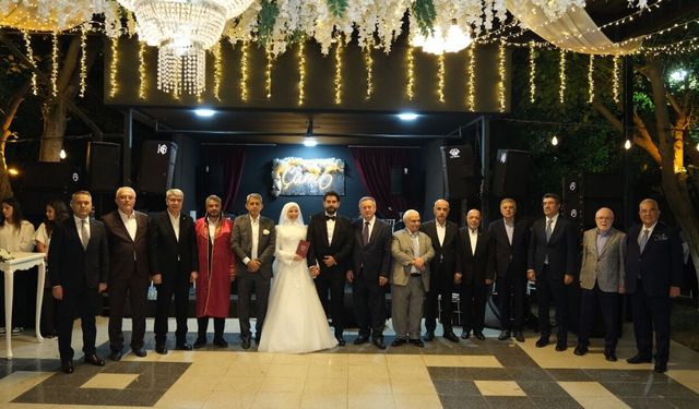 Ahmet Eroğlu’nun Oğlunun Düğünü Siyaset ve Bürokrasi Dünyasını Buluşturdu!