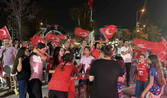 Osmaniye Şampiyonluğu Dev Ekranda Kutladı