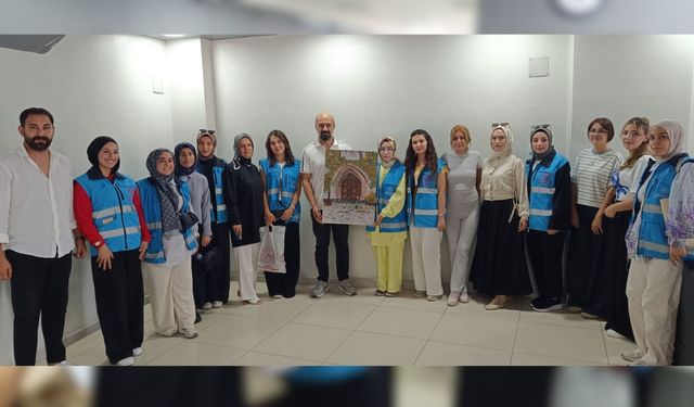 Osmaniye'de KYK'lı Gençler Haberin Mutfağına Girdi