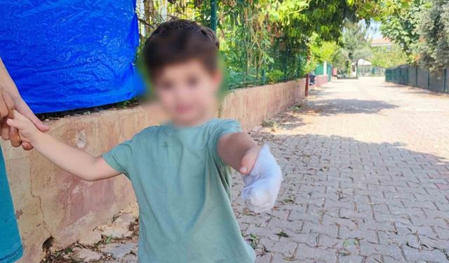 Trafik yoğunluğuna takılan aileye polisler nasıl yardım etti