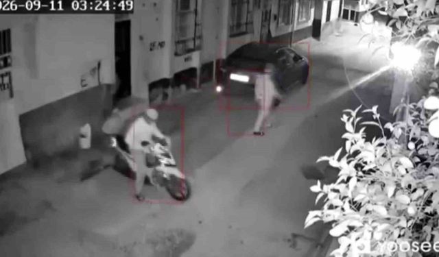 Kaskla Yüzünü Kapattı, Eve Silahlı Saldırı Düzenledi