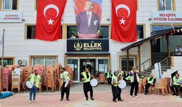 Ellek'te 3. Geleneksel Zeytin Festivali Coşkuyla Devam Ediyor