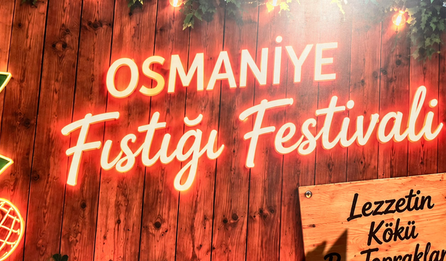 Fıstıkfest'in yıldızı oldu, Osmaniyeliler fotoğraf çektirmek için sıraya girdi