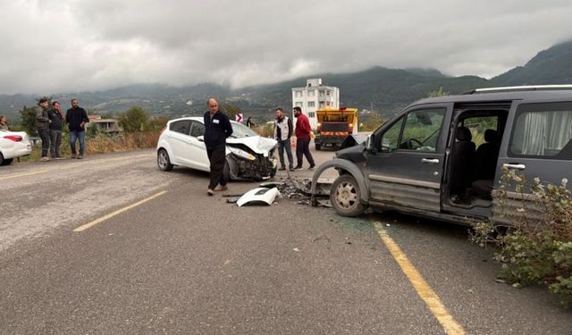 Osmaniye Düziçi’nde Trafik Kazası, Yaralılar Var!