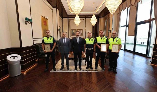 Örnek Polis Memurlarına Başarı Belgesi Neden Verildi