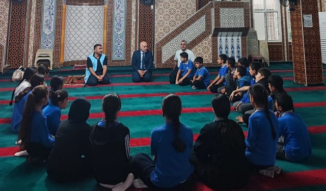 Osmaniye’de Cami-Çocuk Buluşması