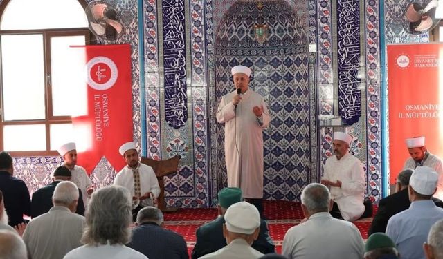 Zafer Camii’nde Kur’an-ı Kerim Ziyafeti