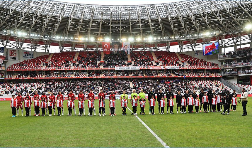 Antalyaspor - Beşiktaş Maçı Ne Zaman, Saat Kaçta, Nereden İzlenir, İlk 11'ler, Muhtemel 11'ler, Kim Yönetecek?