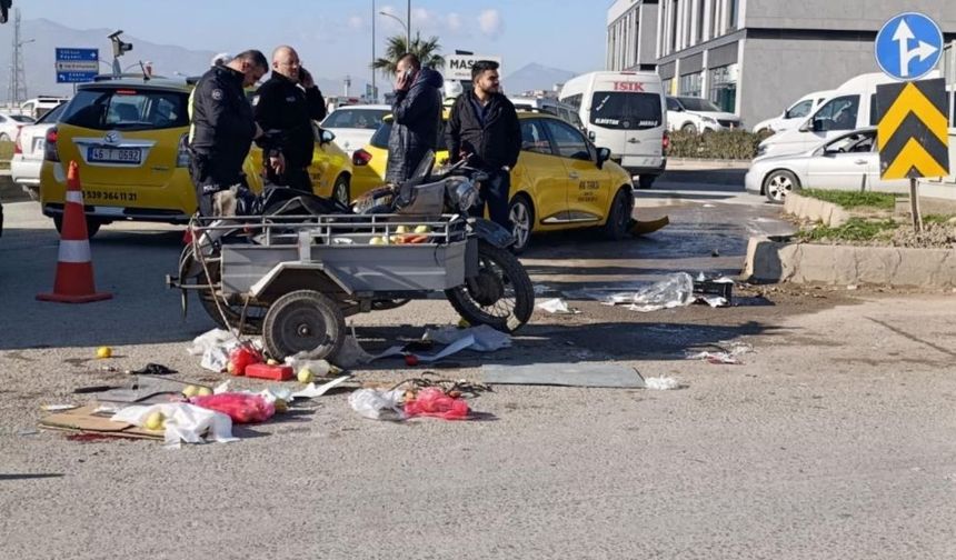 Kahramanmaraş’ta taksi ile sepetli motosiklet çarpıştı: 2 yaralı