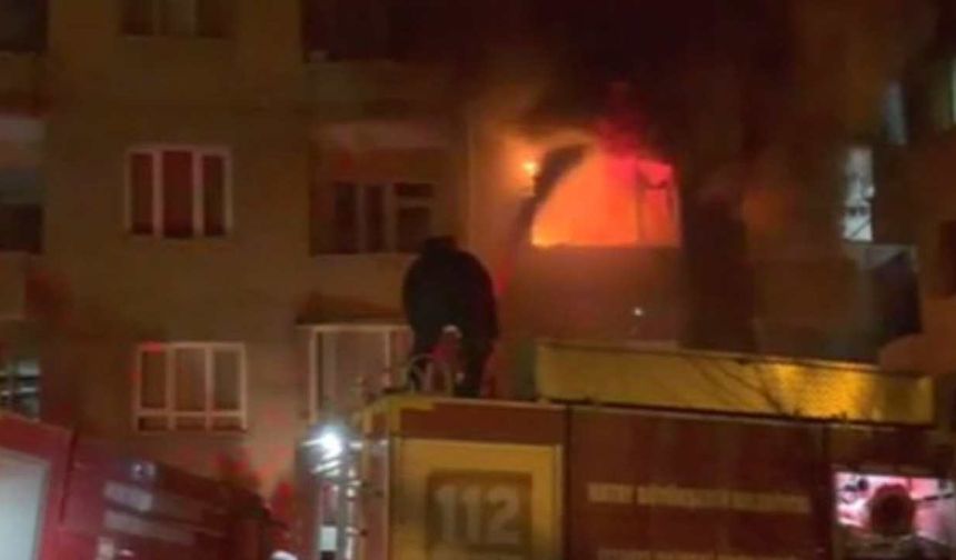 Alevlere Teslim Olan Apartman Dairesi Kullanılamaz Hale Geldi