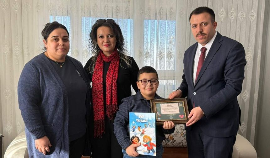 Bakan Göktaş’tan Osmaniye’ye Anlamlı Mesaj: O Zarfın İçinden Çıkan Herkesi Ağlattı!