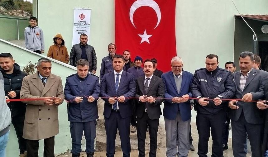 Hasanbeyli’de Hz. Osman Camii Dualarla İbadete Açıldı