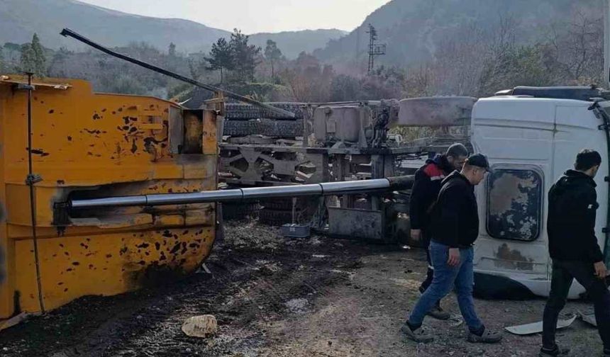 İskenderun’da Hafriyat Kamyonu Devrildi: Sürücü Yaralandı